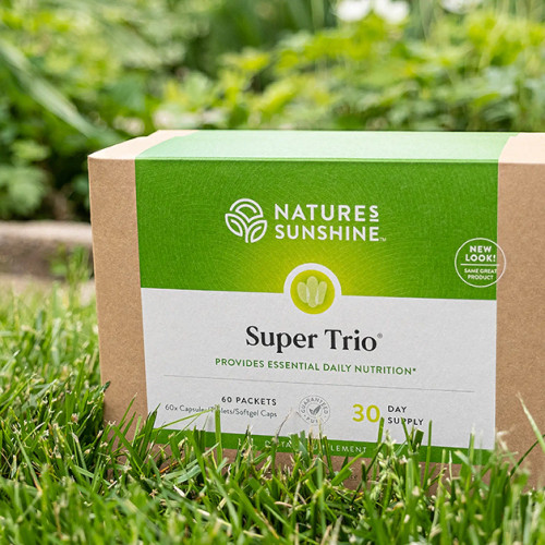 Image of Super Trio in grass