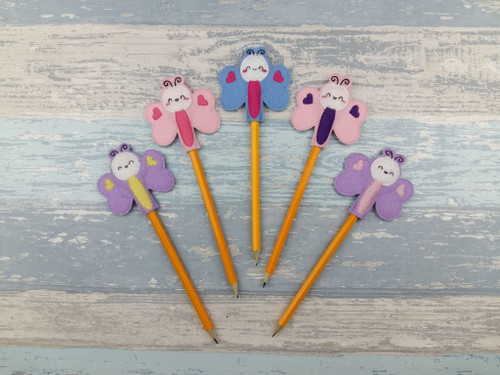Set of 5 Butterfly Pencil Toppers

Made from layers of felt and come with the pencil's too.

A Mixed of colours will be made and sent, but you can also order 5 of the same colours too

Lots more different themed pencil toppers coming soon.

Great for party bags or school class room gifts too.

You can locate the others available here: A Heartly Craft