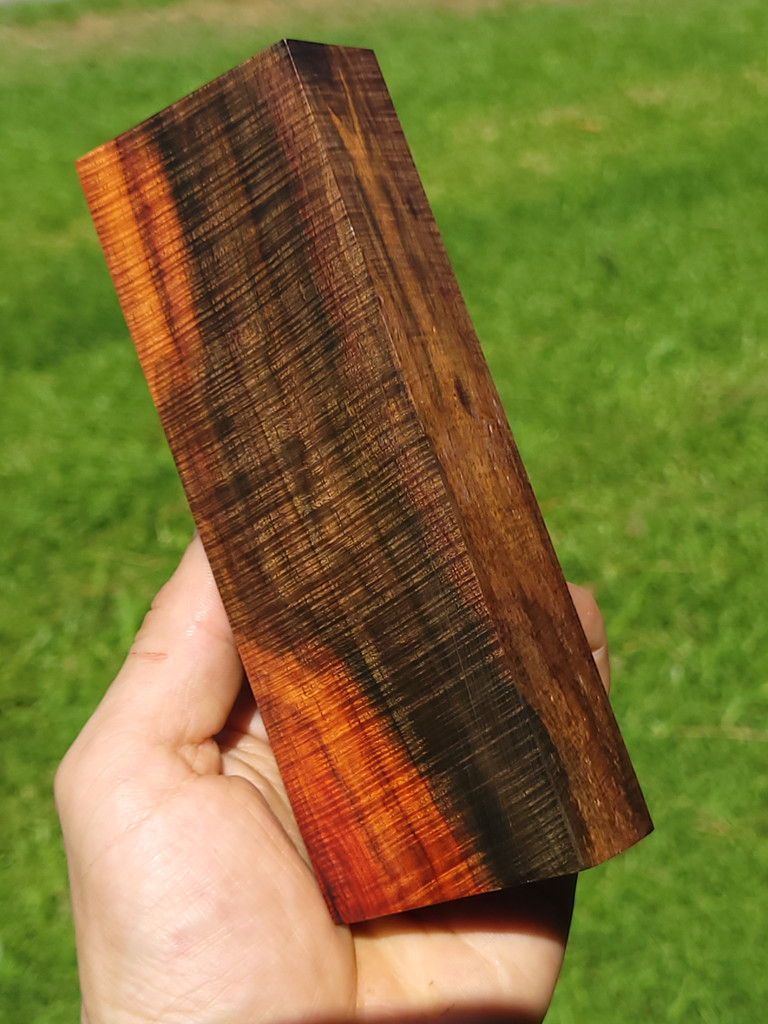 BEST Curly Siam Rosewood 15B (2.1 x 1.15 x 5.9)