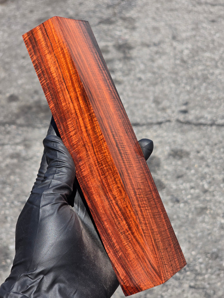 Curly Siam Rosewood 17 (2 x 1.35 x 8.3)