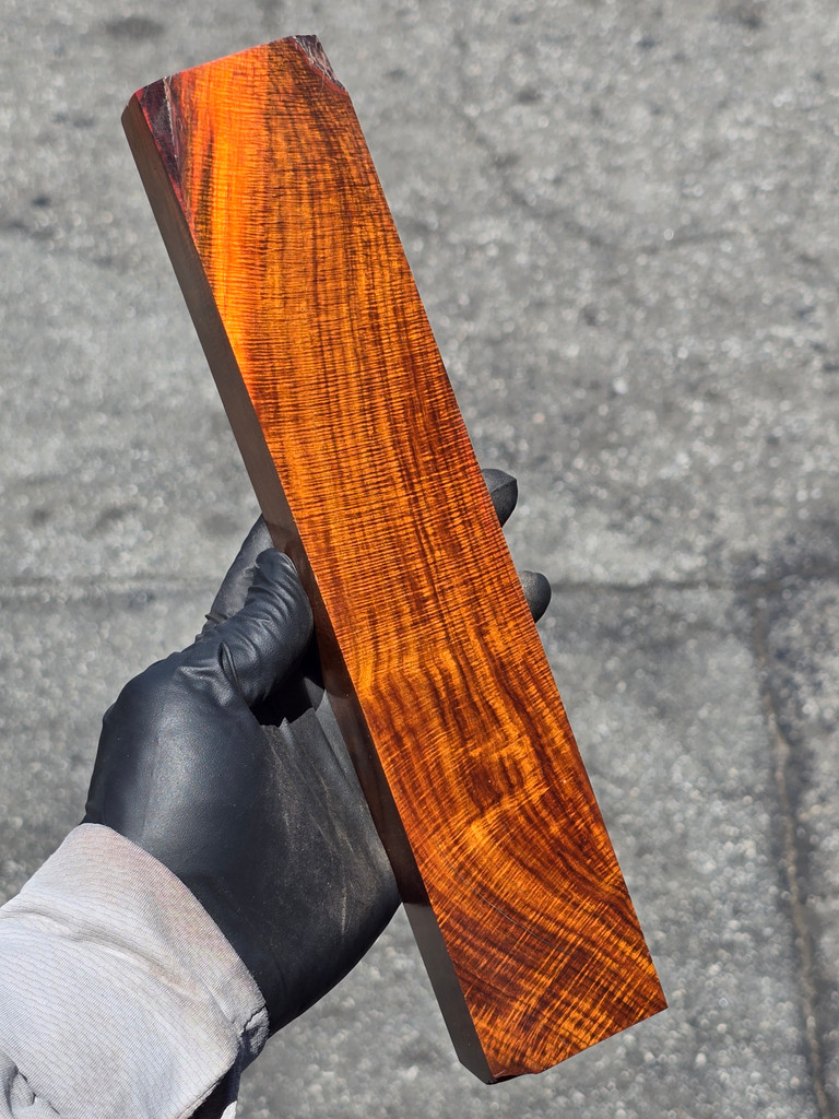 BEST Curly Siam Rosewood 18 (2.1 x 1.45 x 11)