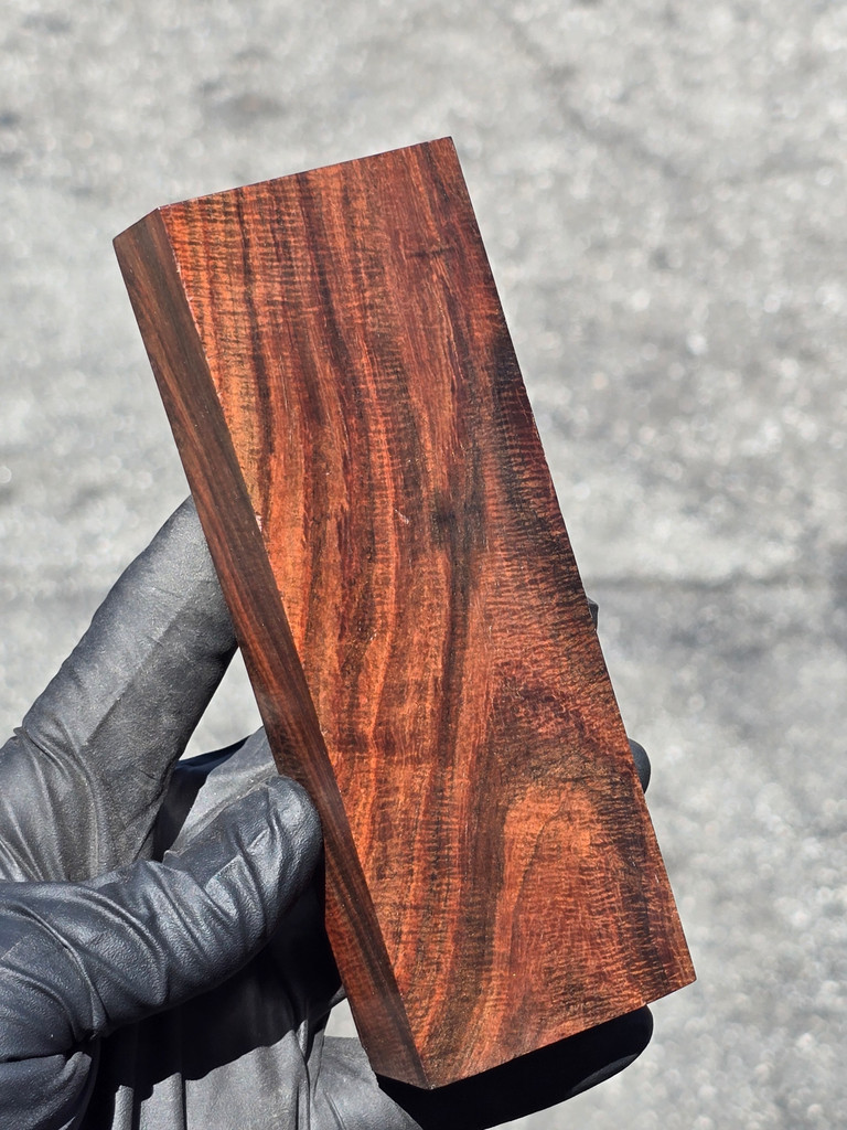 Curly Siam Rosewood 31 (2 x 1.1 x 5.8)