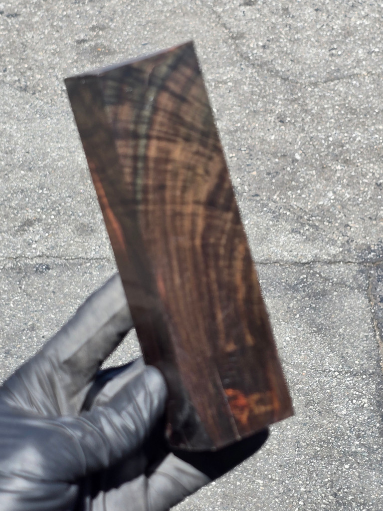 Curly Siam Rosewood 33 (1.7 x 1.3 x 6.2)