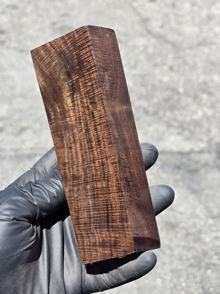 Curly Siam Rosewood 34 (1.95 x 1.15 x 5.9)