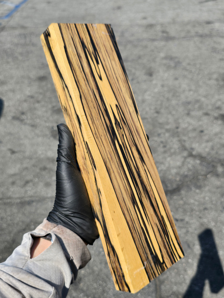 Black And White Ebony 4 (3.85 x 1.4 x 13.1)