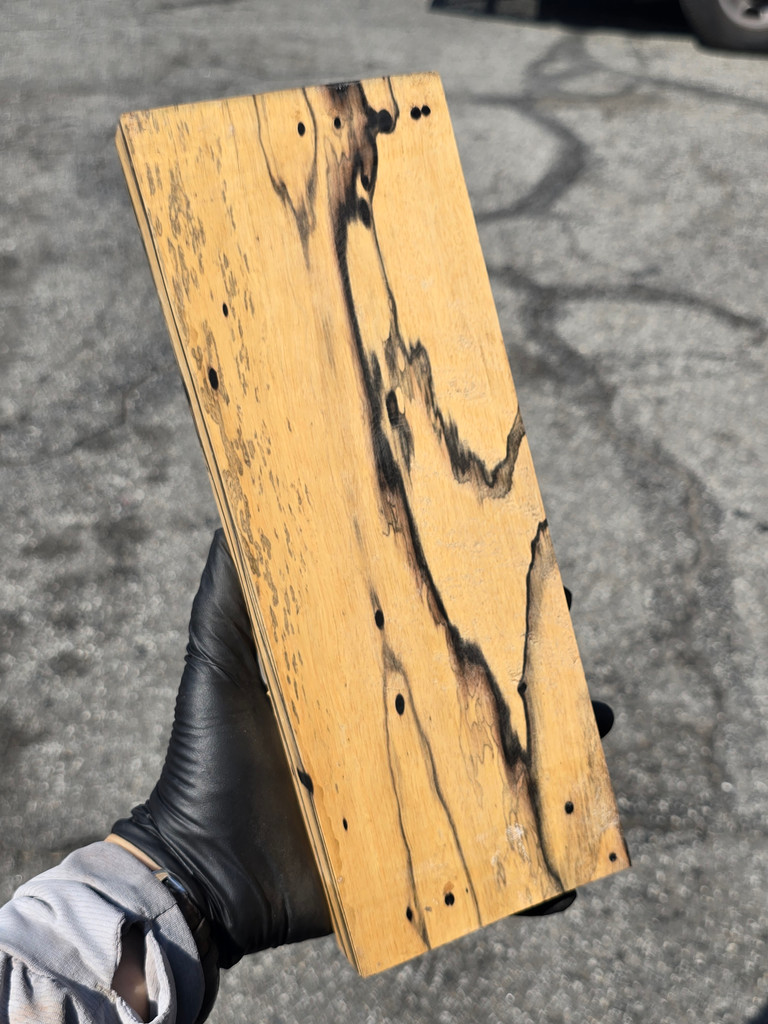 Black and White Ebony 28 (4.45 x 1.35 x 11.75)