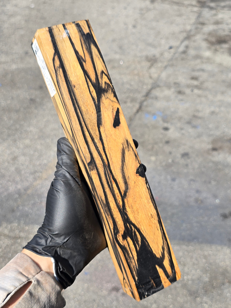 Black and White Ebony 56 (2.3 x 1.85 x 12.2)