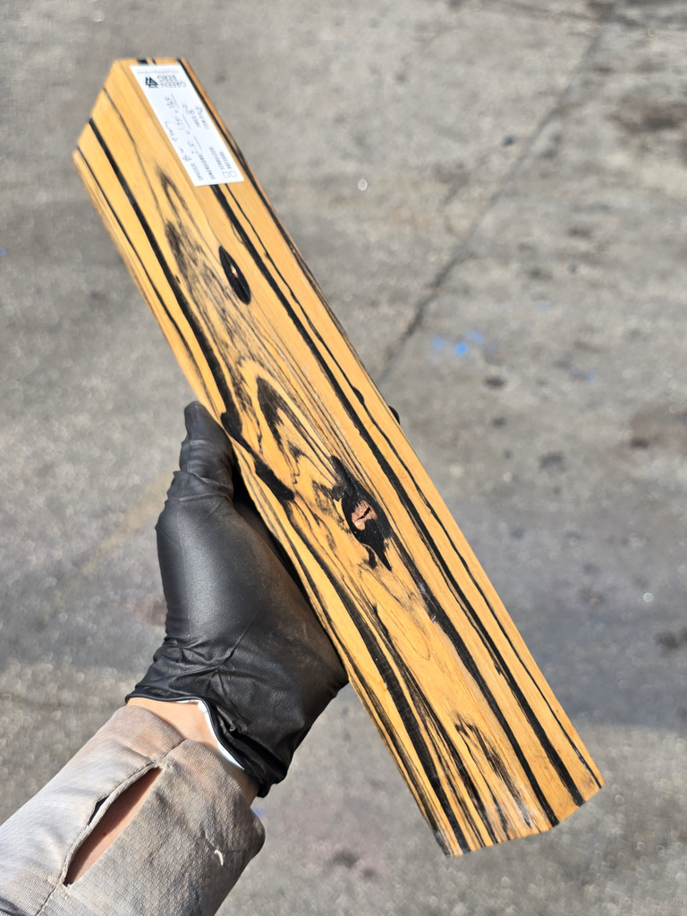 Black and White Ebony 57 (2.5 x 1.45 x 13.5)