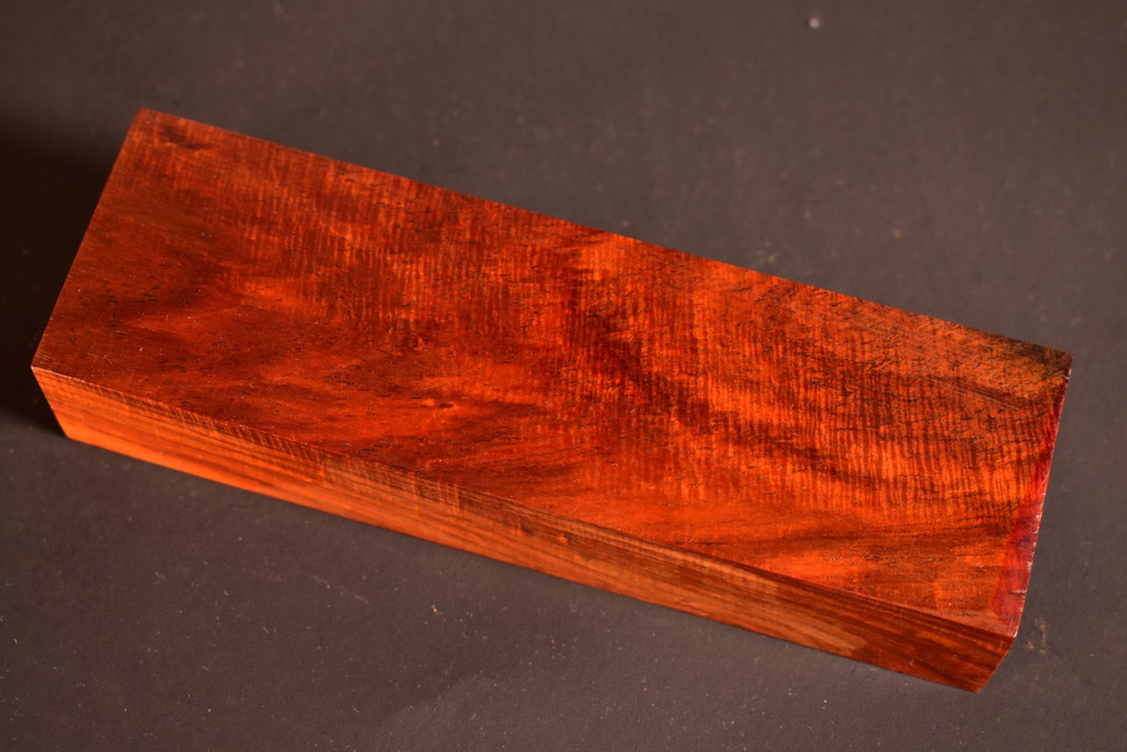 Curly Siam Rosewood 9 (1.8 x 1.15 x 5.85)