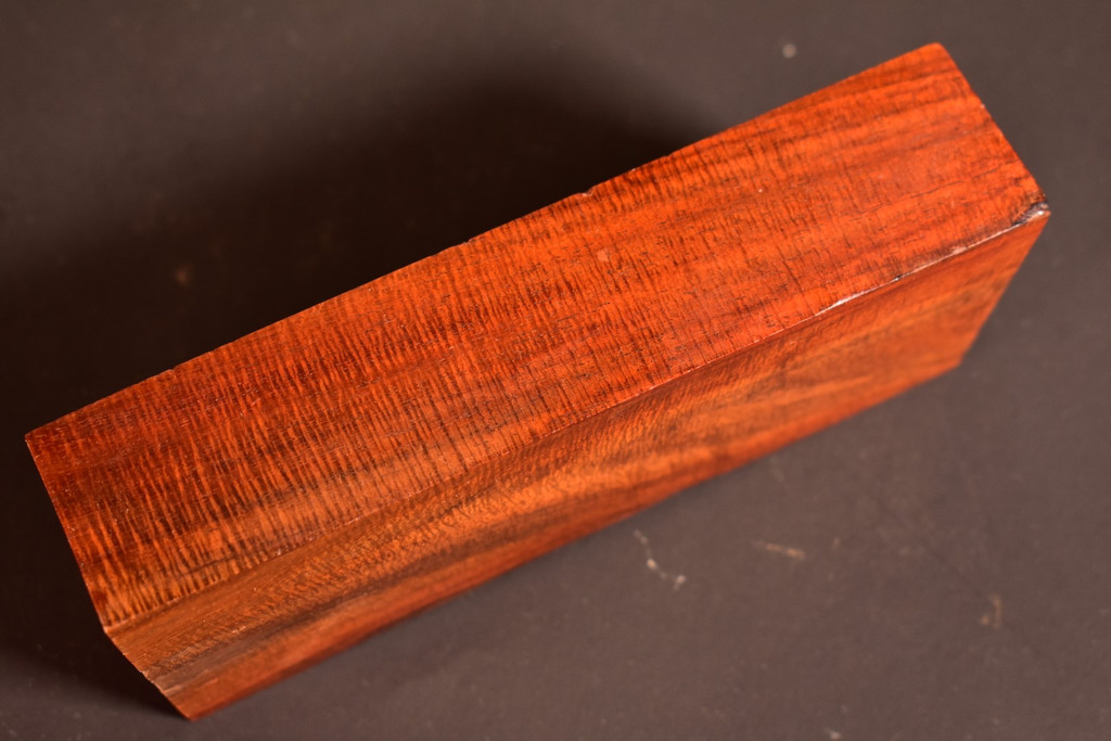 Curly Siam Rosewood 11 (2.3 x 1.35 x 5.85)