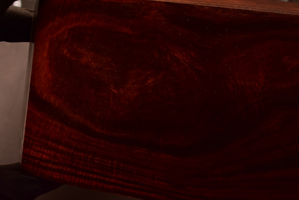 Curly Siam Rosewood 36 (4.4 - 3.8 x 1.1 x 6.35)