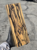 Black and White Ebony 30 (4.25 x 1.45 x 12.3)