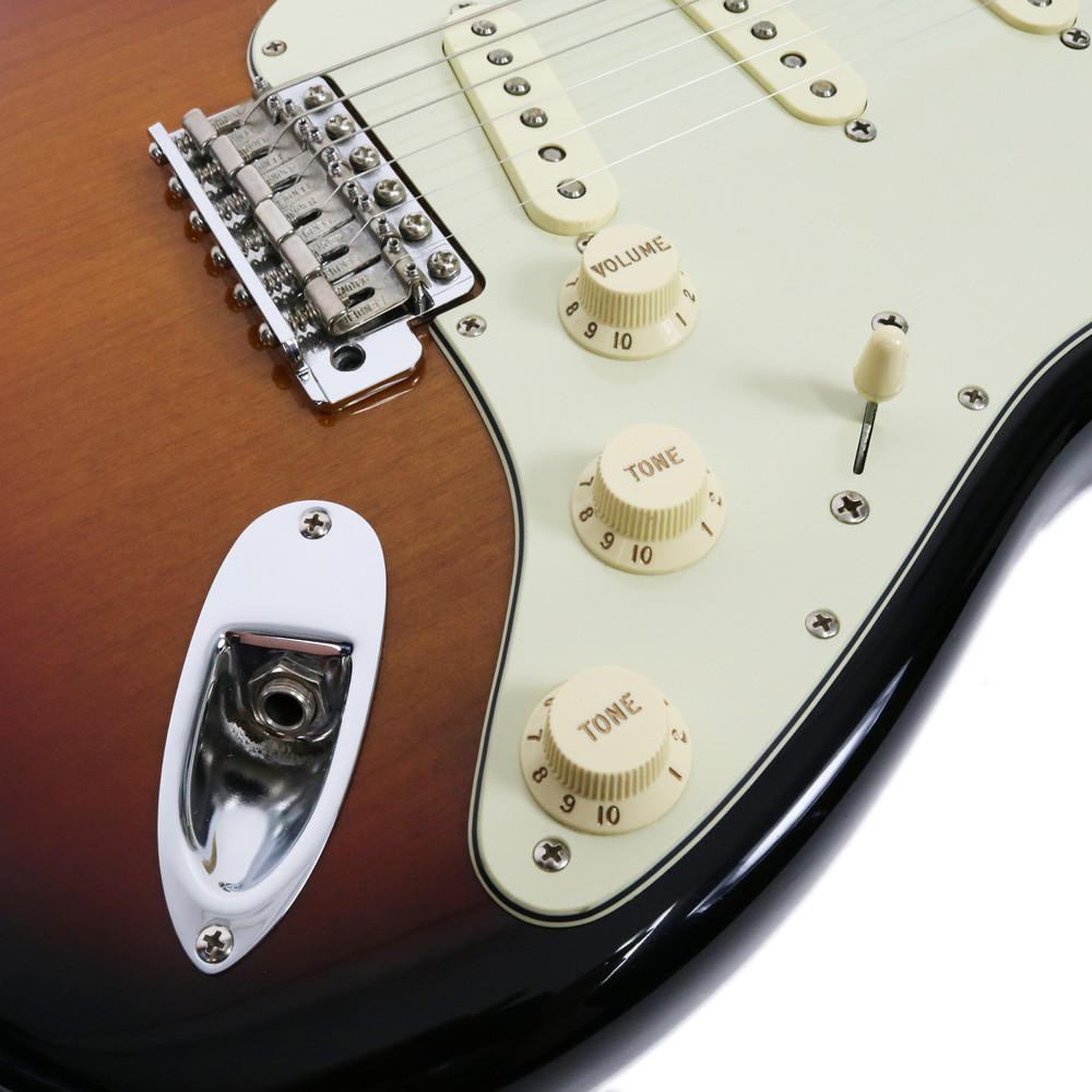 2006 American Vintage '62 Reissue Stratocaster in 3-Color Sunburst