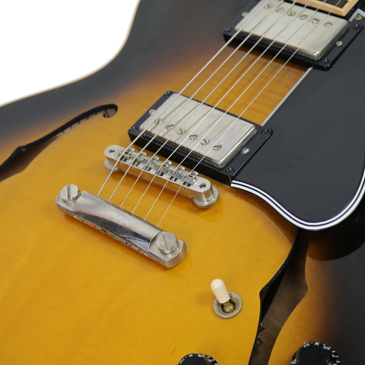 2004 Gibson ES-335 Semi-Hollow Electric Guitar Sunburst Finish 