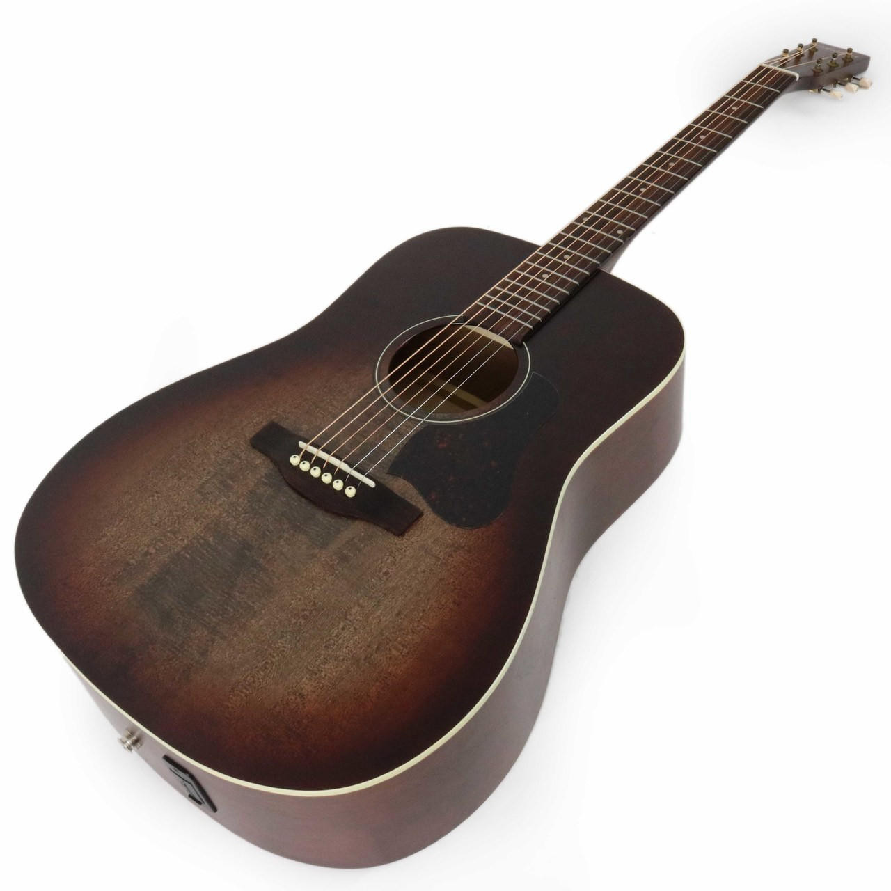 Art & Lutherie Americana Dreadnought Acoustic Electric in Bourbon