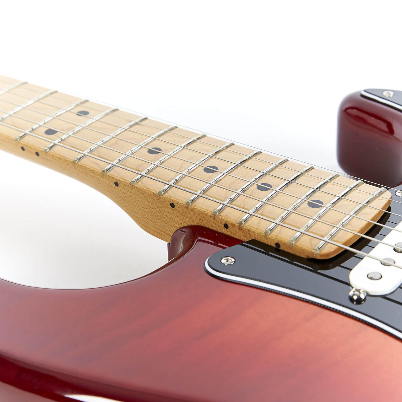 Fender Player Stratocaster HSS Maple - Aged Cherry Burst | Cream