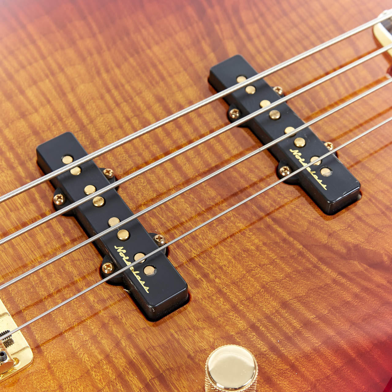 Used Fender American Deluxe Jazz Bass FMT Flame Maple 2011 | Cream