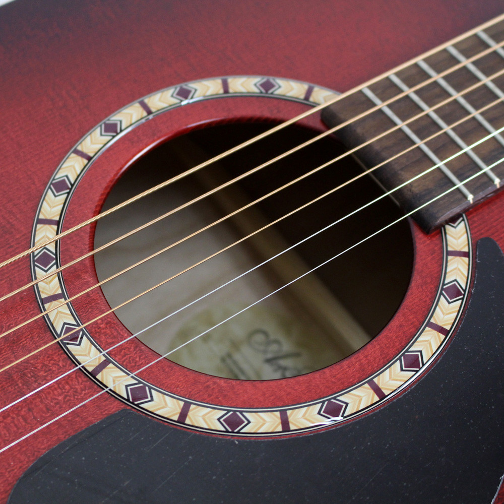 Art & Lutherie Dreadnought Spruce Burgundy Acoustic Guitar | Cream