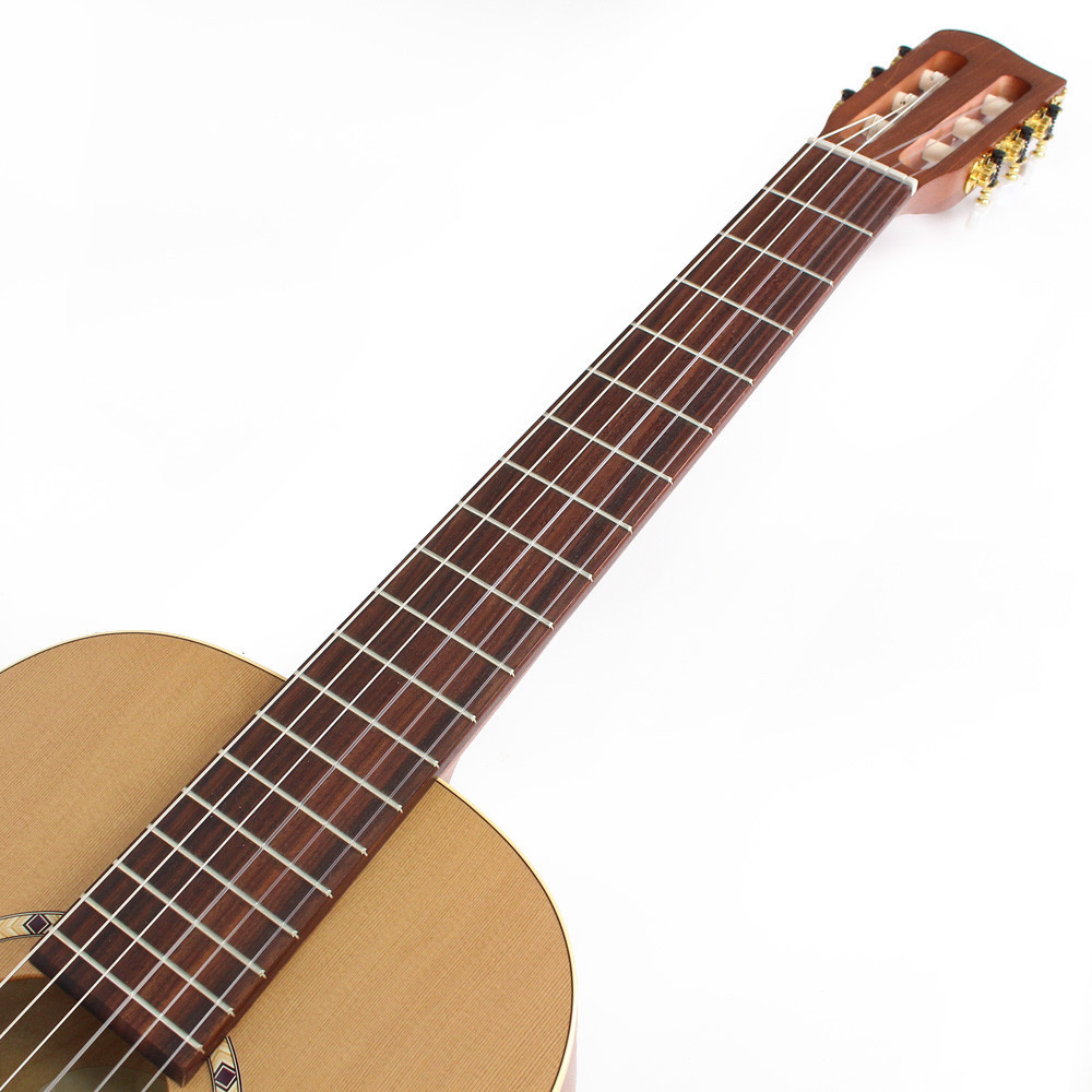 Art & Lutherie Ami Nylon Cedar Acoustic Guitar w/ Gigbag | Cream