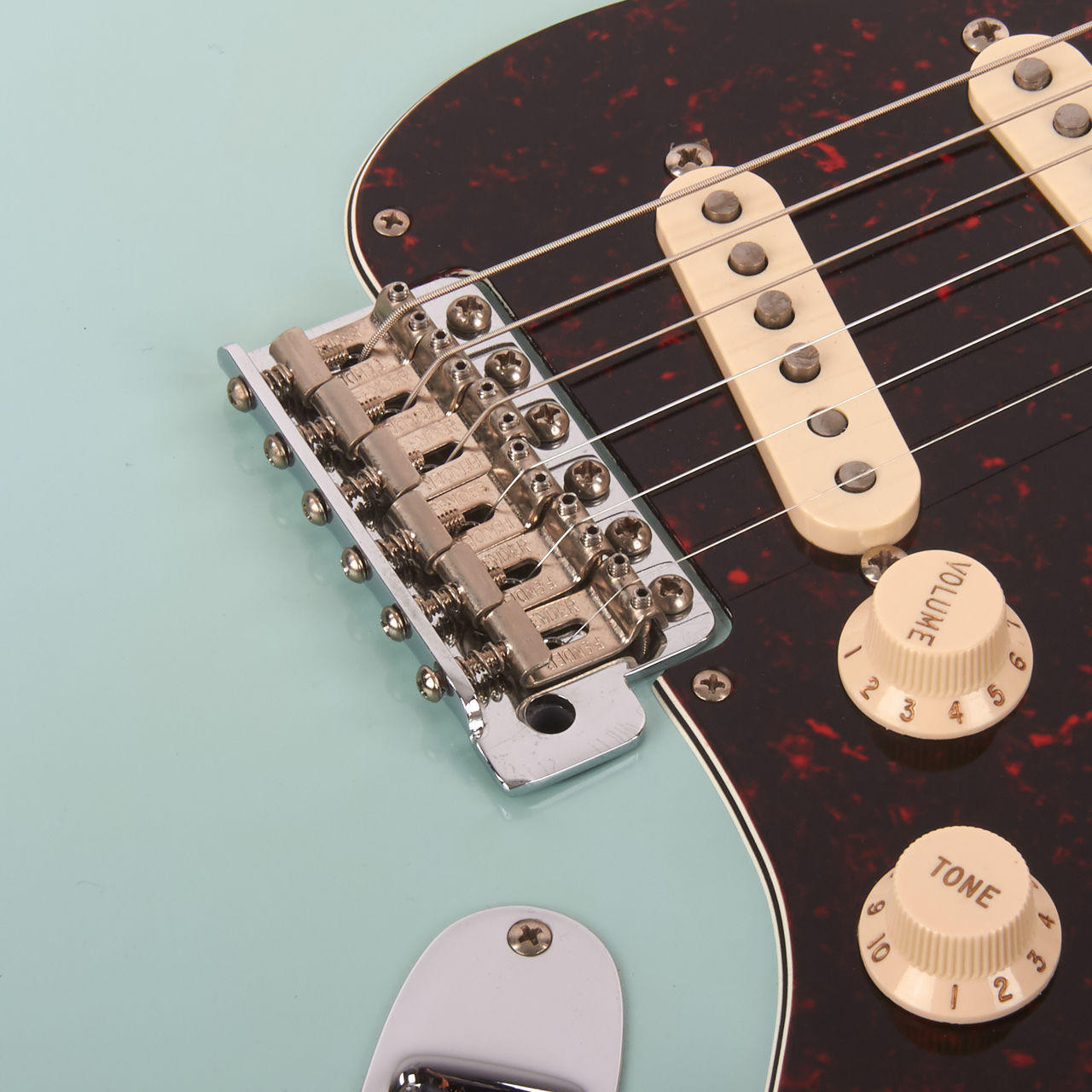 Used Fender '50s Reissue Stratocaster MIM Daphne Blue 1999 | Cream