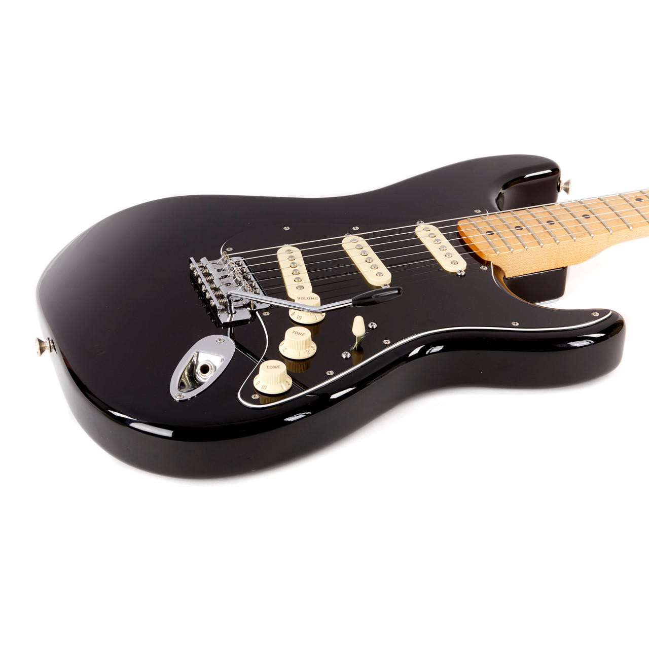 Used Fender Special Edition Stratocaster MIM Black 2015 | Cream