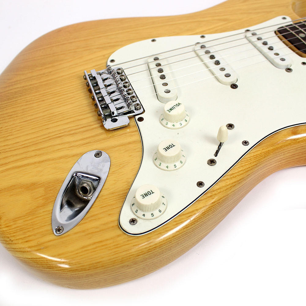 Vintage 1972 Fender Stratocaster Electric Guitar Natural | Cream