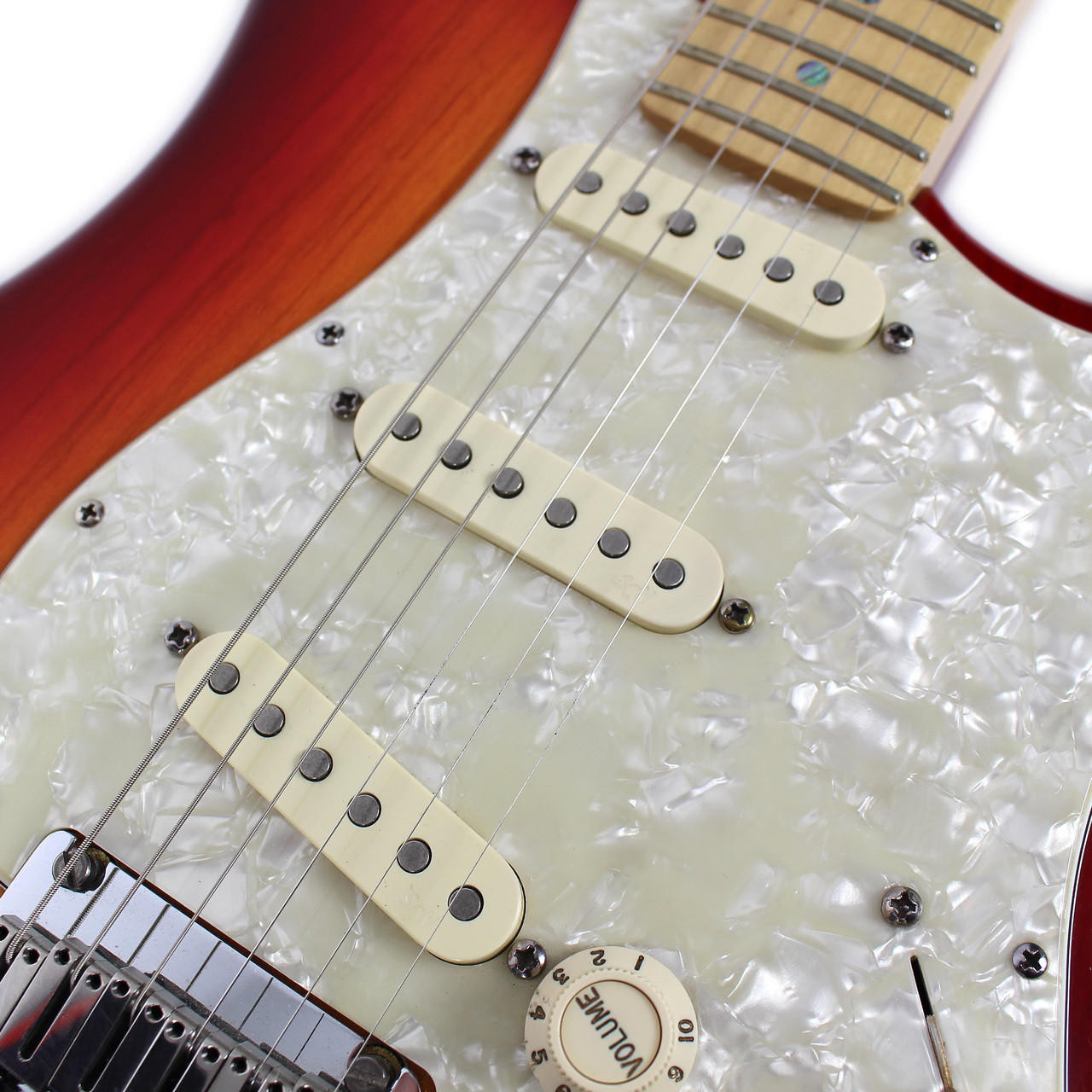 2005 USA Made Fender Deluxe Stratocaster Electric Guitar Cherry