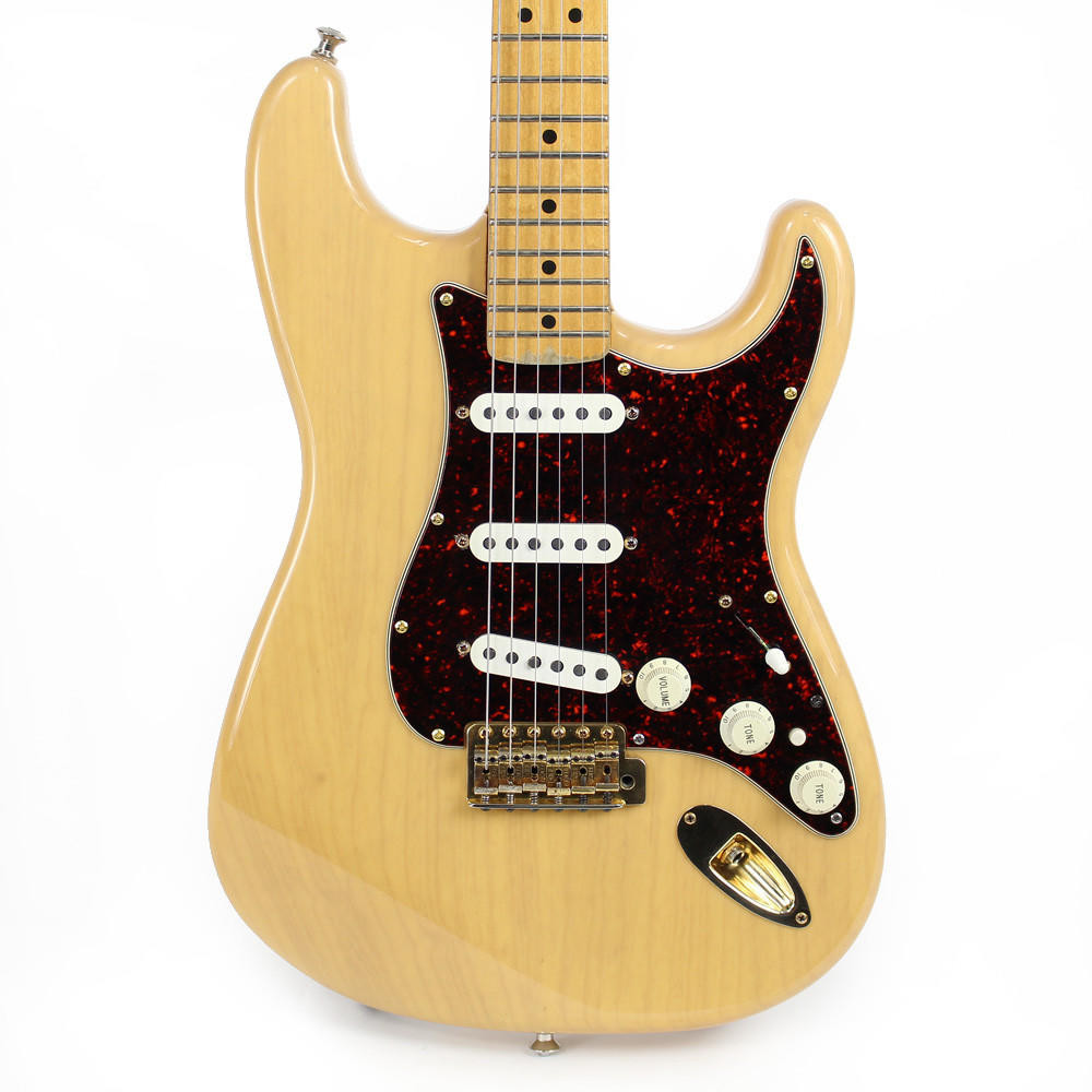 1997 Fender Deluxe Series Super Strat Stratocaster in Honey Blonde