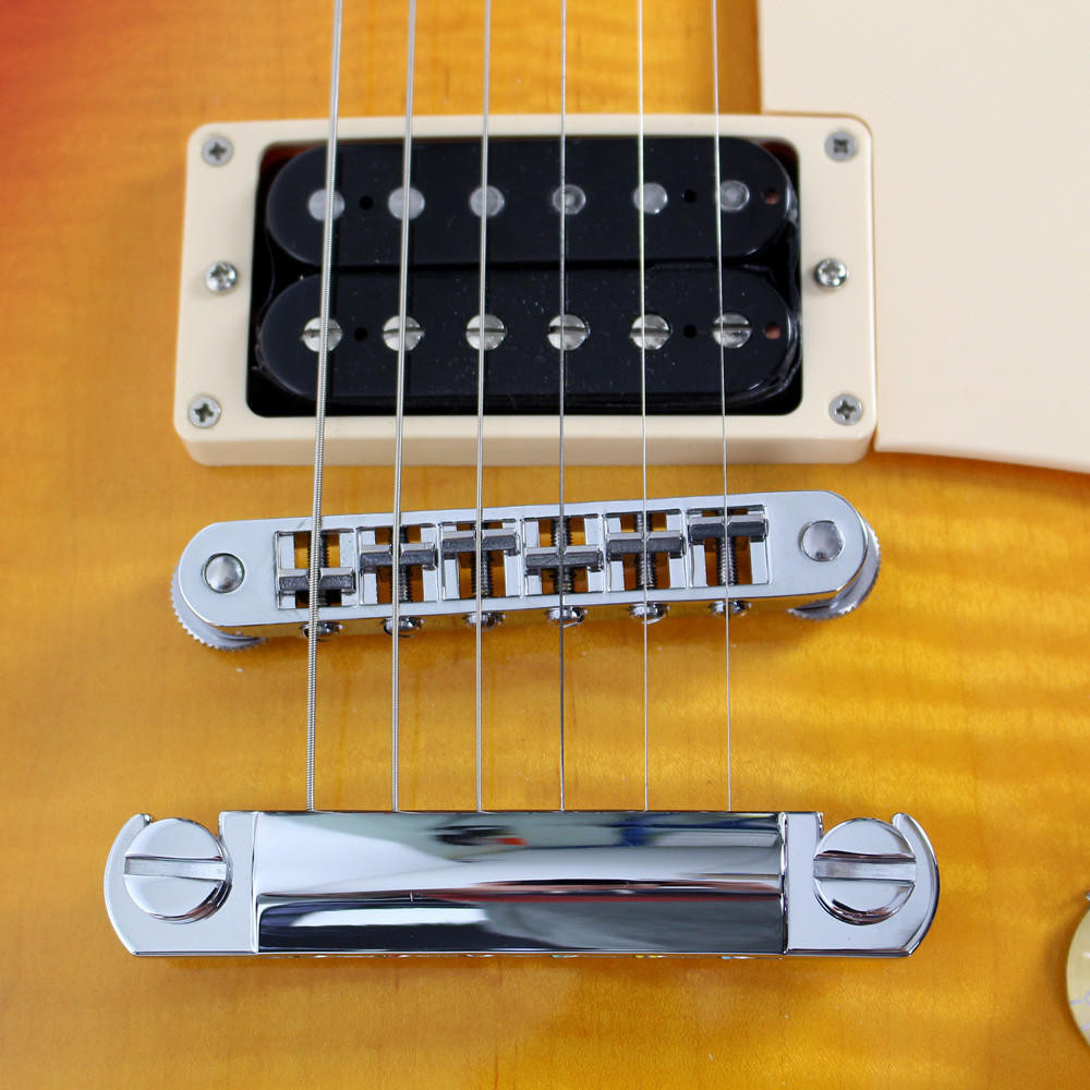 2012 Gibson Les Paul Classic in Heritage Cherry Sunburst | Cream