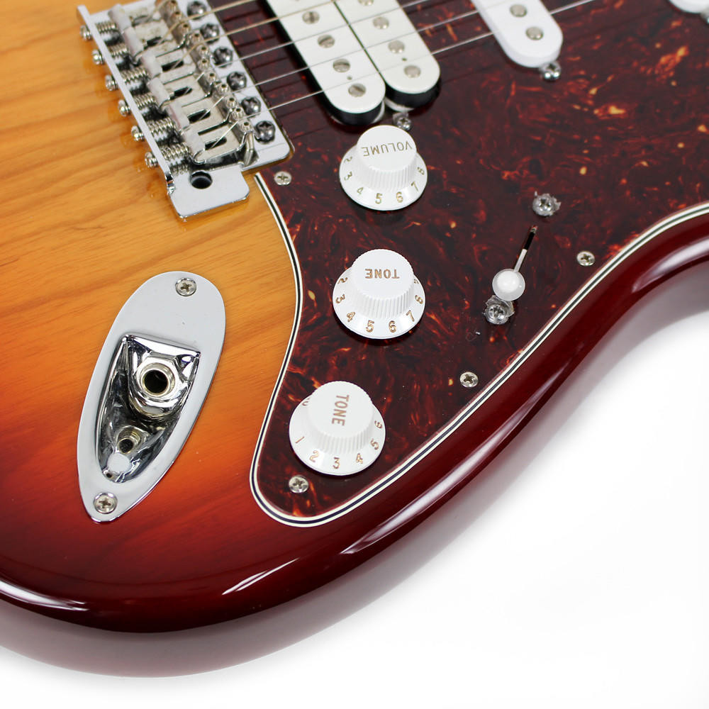 2010 Fender Standard Stratocaster HSS in Sienna Sunburst | Cream