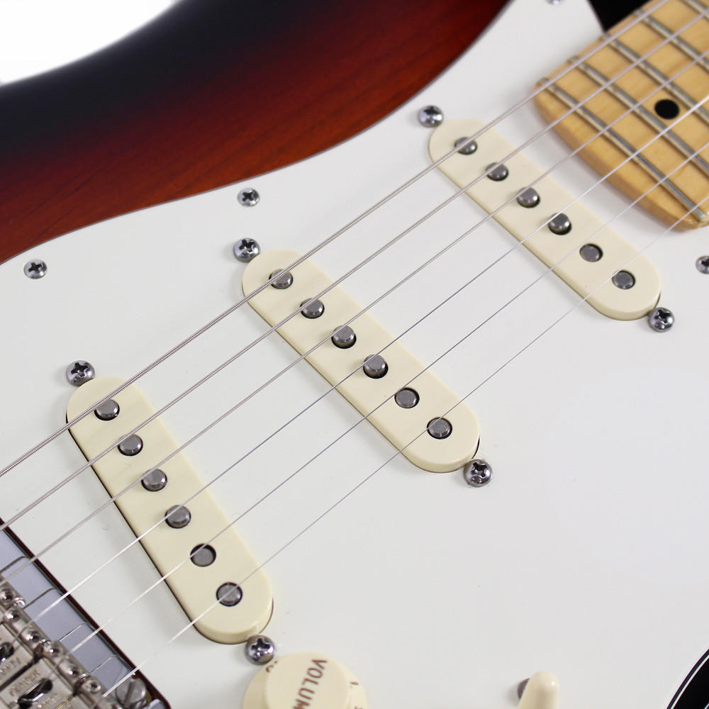 2014 Fender American Standard Stratocaster in 3 Color Sunburst