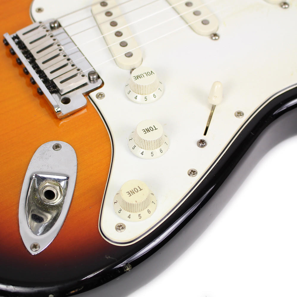 1997 Fender American Standard Stratocaster in Sunburst | Cream