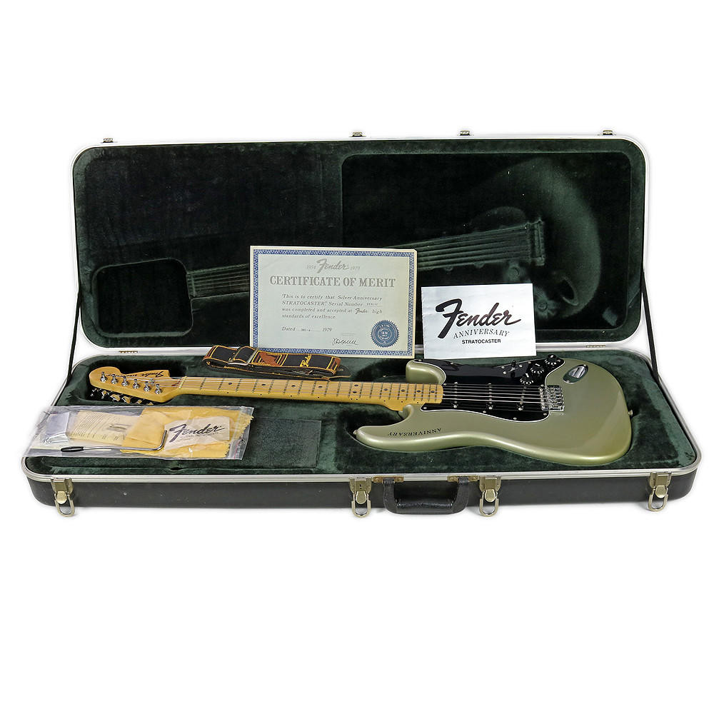 1979 Fender 25th Anniversary Stratocaster in Silver | Cream City Music