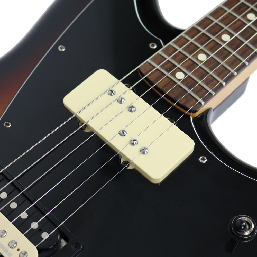 2011 Fender Blacktop Jazzmaster HS in 3-Color Sunburst | Cream