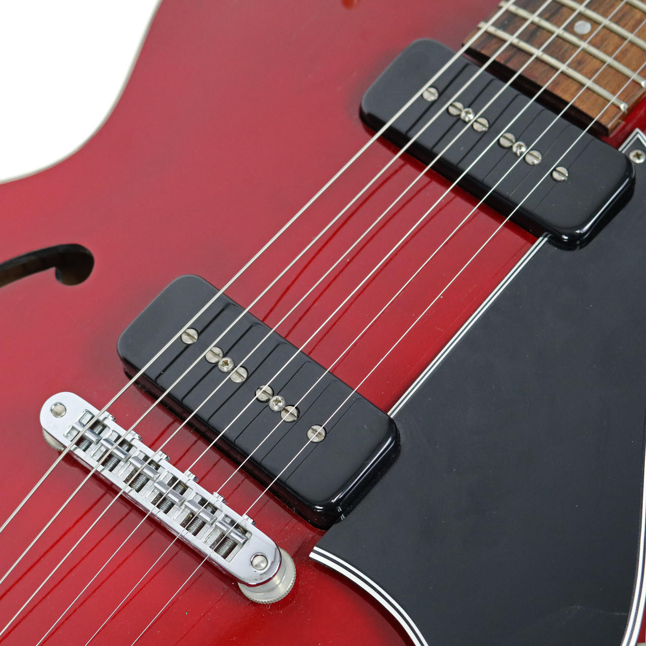 1993 Gibson ES-135 Semi-Hollow Body Electric Guitar Cherry Finish