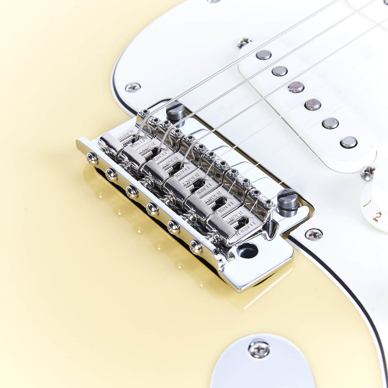 Fender Player Stratocaster Maple - Butter Cream | Cream City