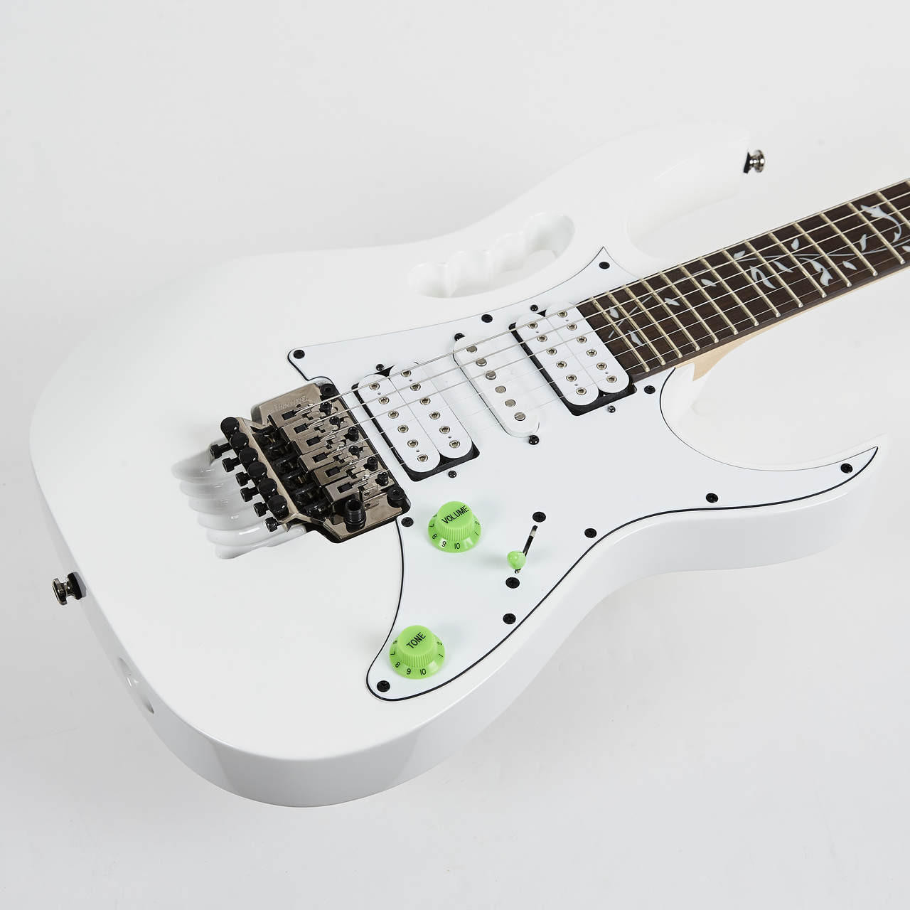 2017 Ibanez JEM Jr. 1P-01 Steve Vai Electric Guitar White Finish