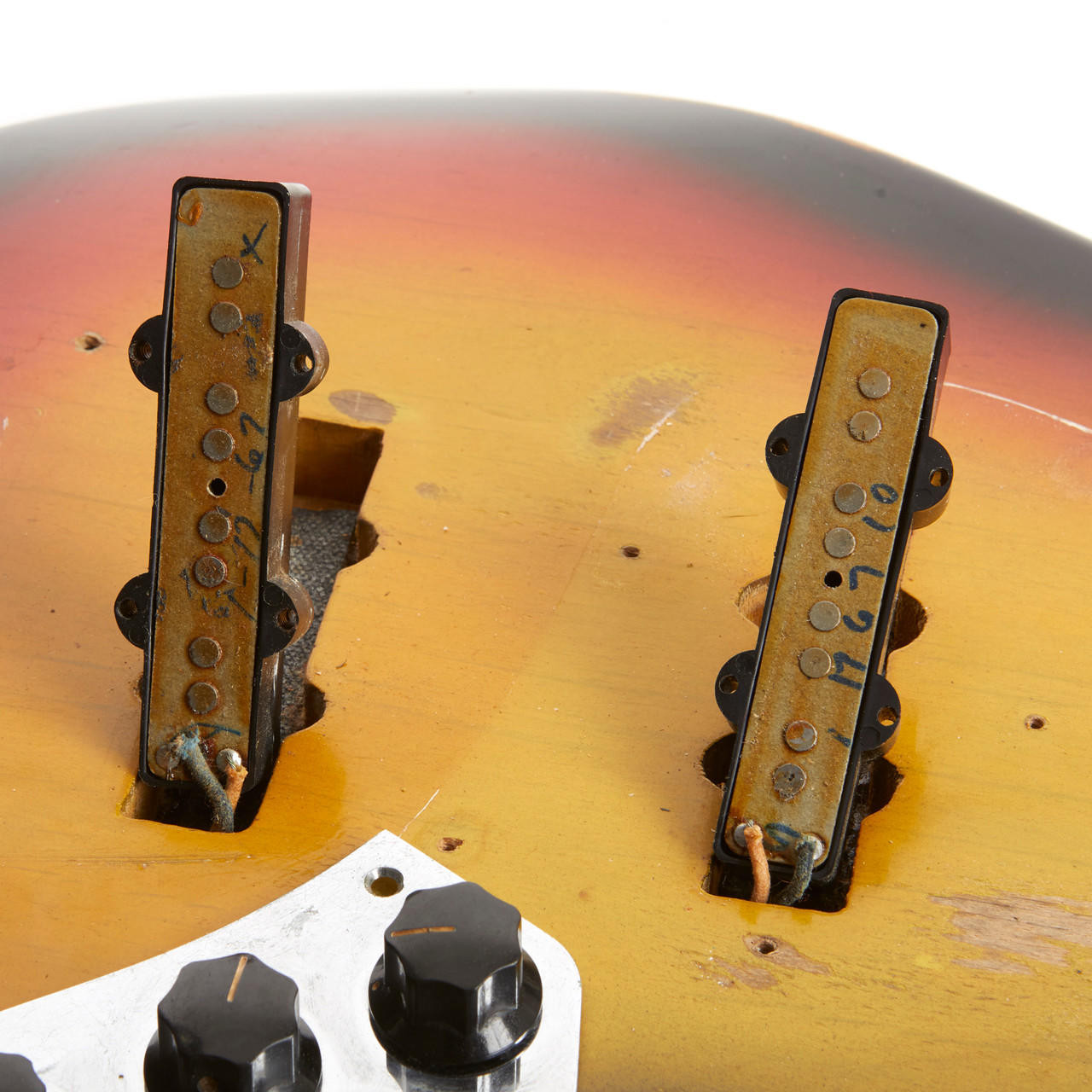 Vintage Fender Jazz Bass Sunburst 1967 | Cream City Music