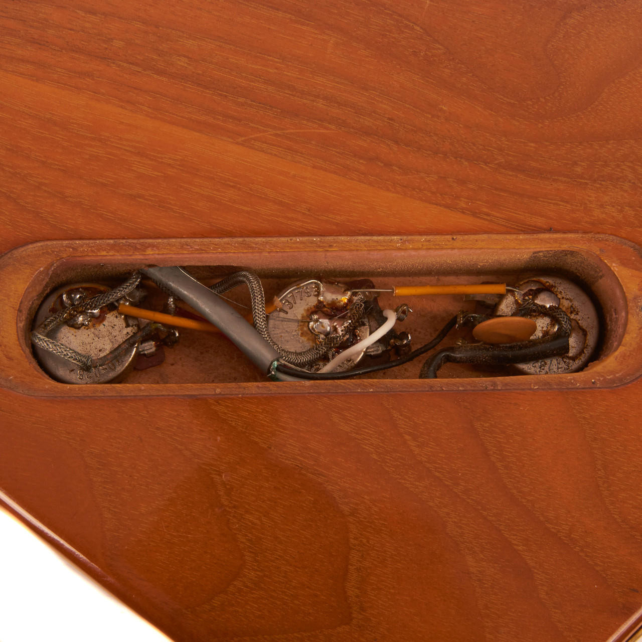 Vintage Gibson E2 Explorer Walnut 1979 | Cream City Music