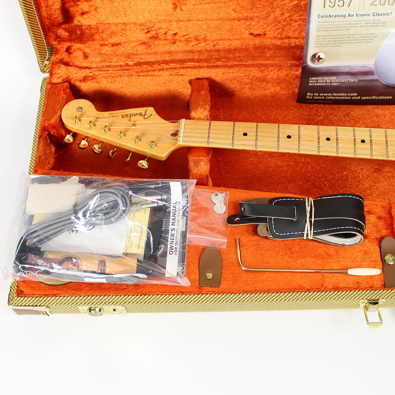 ホワイトソリッドボディエレキギター Set with fender case s-l400.jpg