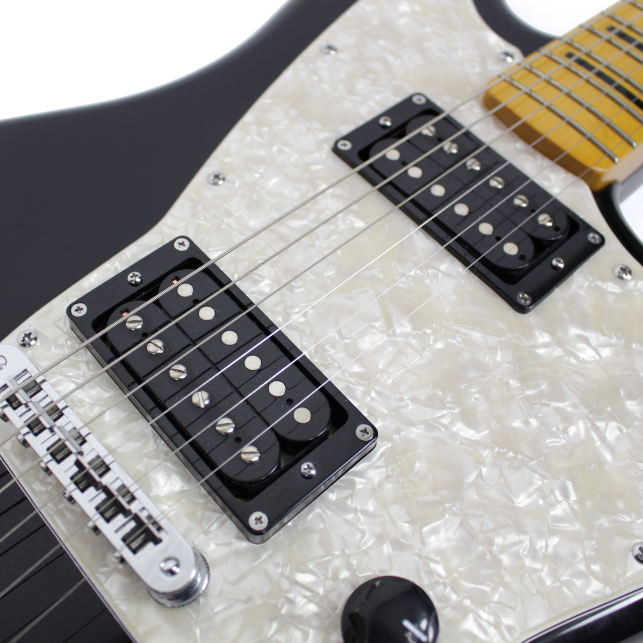 Fender Modern Player Jazzmaster HH Maple Fingerboard Black | Cream