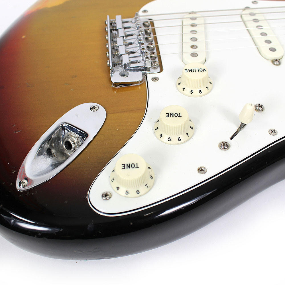 ギター Vintage 1975 Fender Stratocaster SB Fender Stratocaster Electric Guitar (1975) – Elderly Instruments
