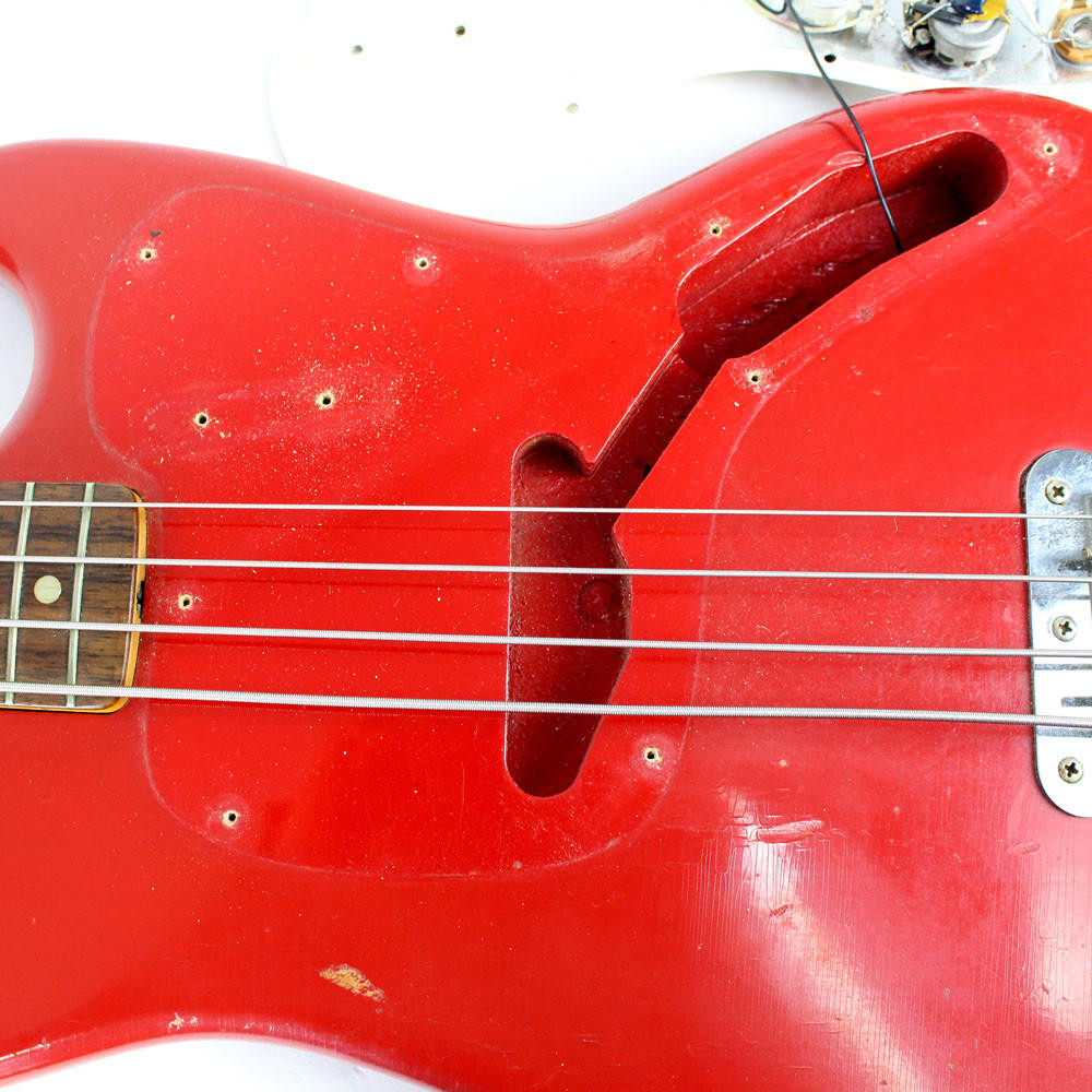 Vintage 1972 Fender Musicmaster Electric Bass Guitar Red | Cream
