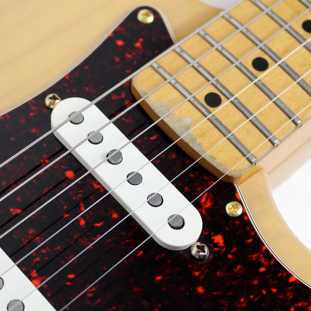 1997 Fender Deluxe Series Super Strat Stratocaster in Honey Blonde