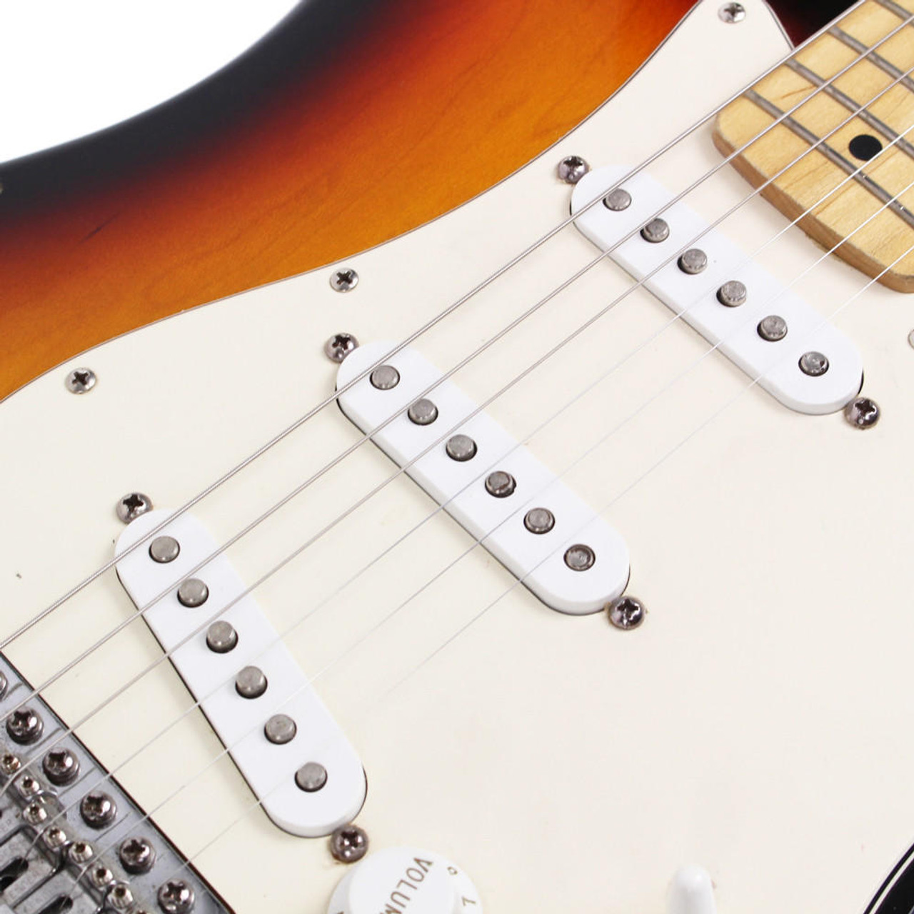 Fender americanStratocasterサンバースト(2003年) 2003 Fender Standard Stratocaster in Sunburst | Cream City Music