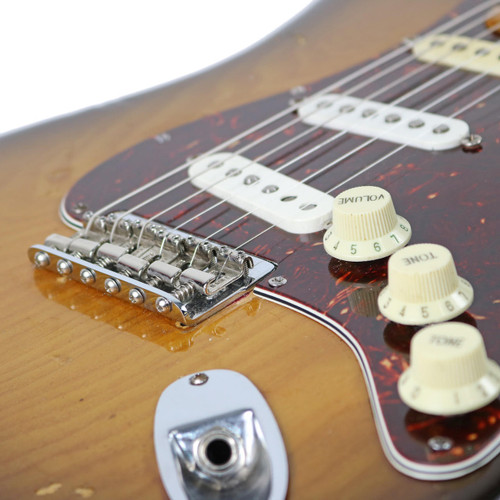 1976 fender USA ヴィンテージ サンバーストストラトキャスター Vintage 1976 Fender Stratocaster Hardtail Sunburst | Cream
