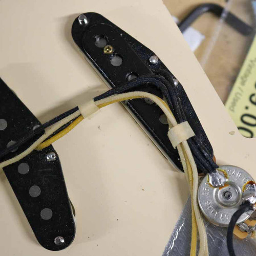 2001 Fender Custom Shop Custom Classic Stratocaster Bing Cherry Transparent