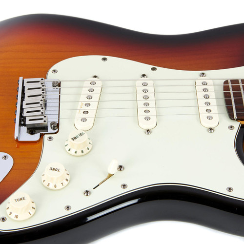 Used Fender American Deluxe Stratocaster Sunburst 1998