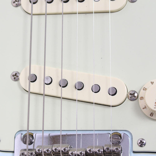 2011 Fender MIM Classic Player 1960s Design Reissue Stratocaster Electric Guitar