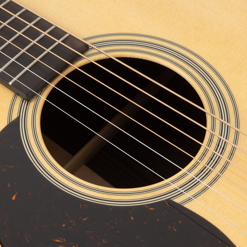 Martin HD-28L Dreadnought Left Handed - Natural